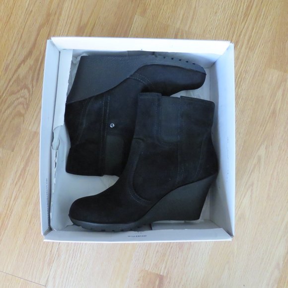 New Women’s White Mountain Black Suede Leather Wedge Fashion Ankle Boots 6.5 M - Picture 12 of 13